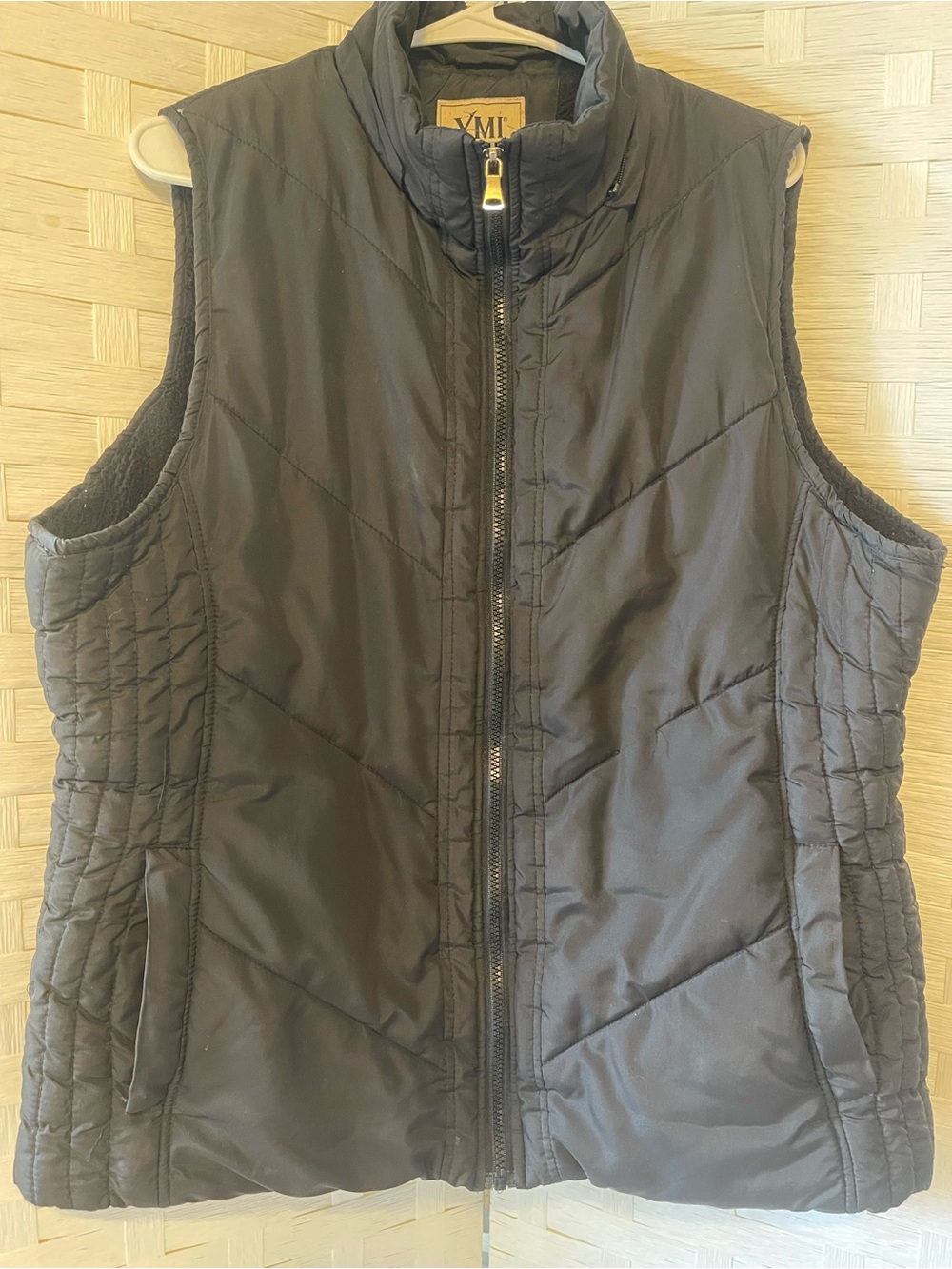 YMI Sleeveless Vest Excellent Condition - Black - 2XL Full zip pockets